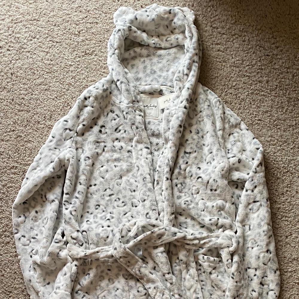 “Kitten” Robe